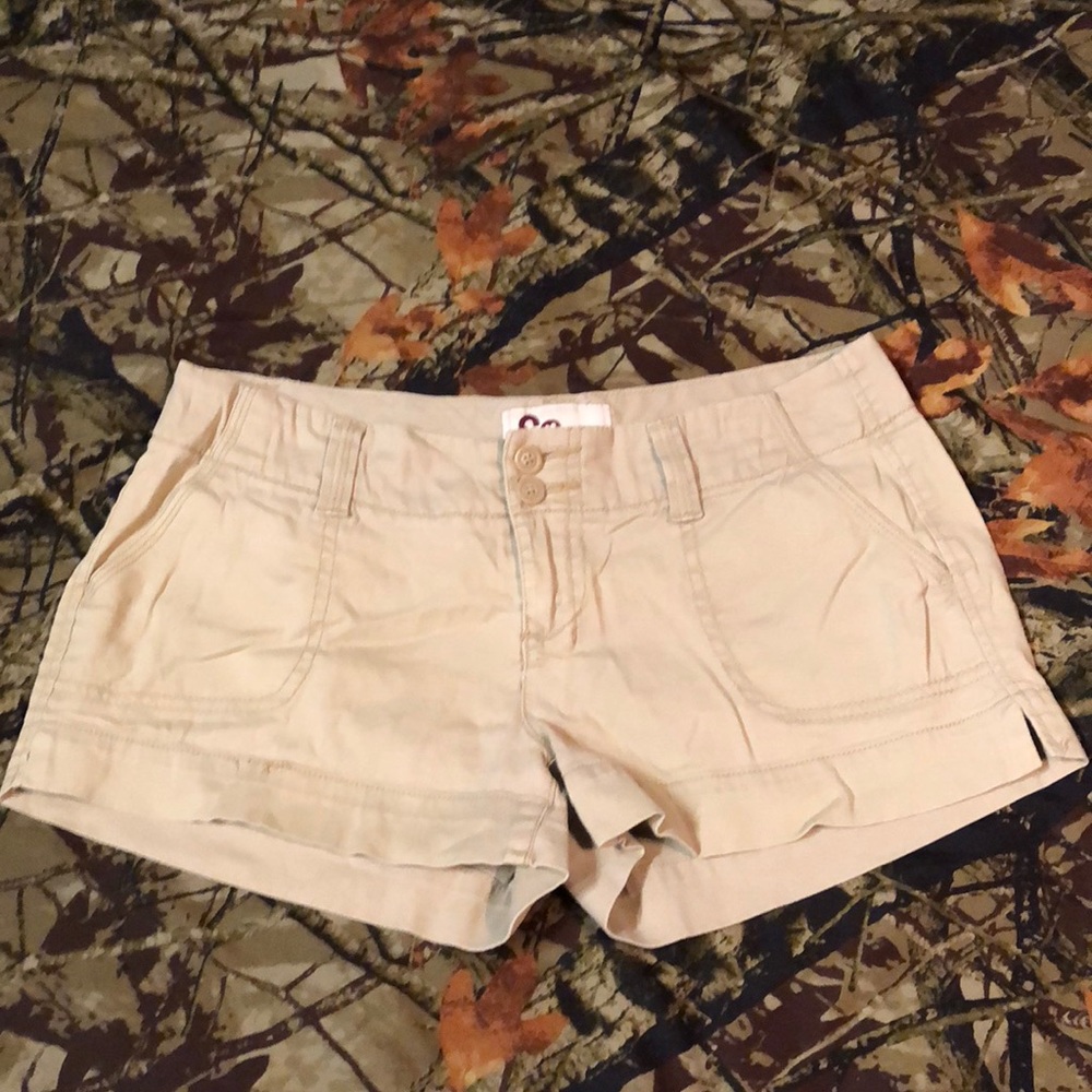 SO khaki pants. Size 5. Accepting offers.